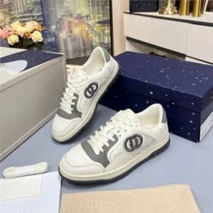 Gucci retro - style grey - and - white sports shoes