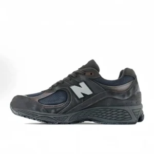 New Balance retro-style grey and black sports shoes