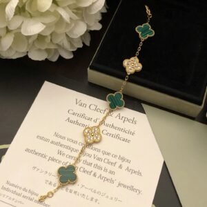 Van Cleef & Arpels Four-leaf Clover Luxurious Style Bracelet