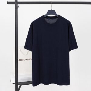 Classic navy short-sleeved shirt of Louis Vuitton