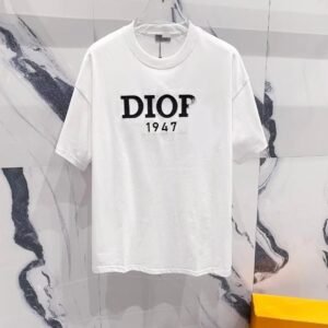 Dior 1947 minimalist style white T-shirt