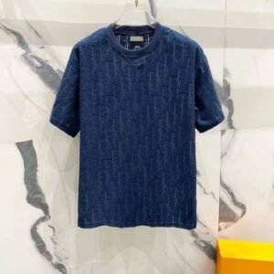 Dior's classic navy blue T-shirt
