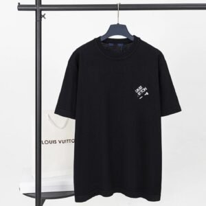 Louis Vuitton minimalist style black T-shirt
