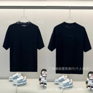 Dior minimalist style black T-shirt