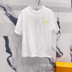 Dior minimalist style white T-shirt