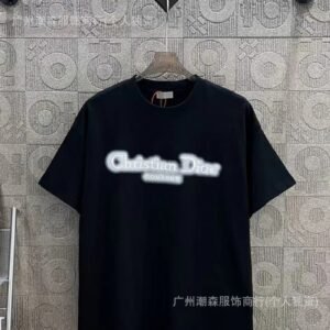 Dior minimalist style black T-shirt