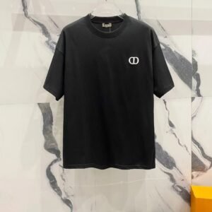 Dior minimalist style black T-shirt
